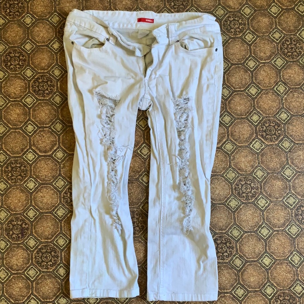 White ripped Capri Jean